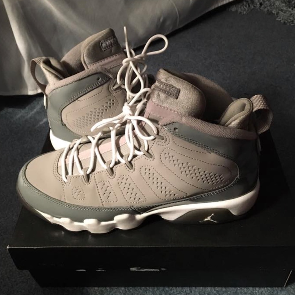 Air Jordan 9 Retro